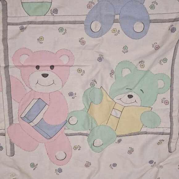 VTG 80s Hand Stitched Baby Quilt Blanket Hearts Teddy Bears Reading Books - Picture 10 of 10